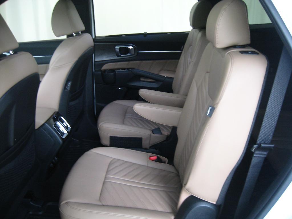 used 2025 Kia Sorento car, priced at $46,990
