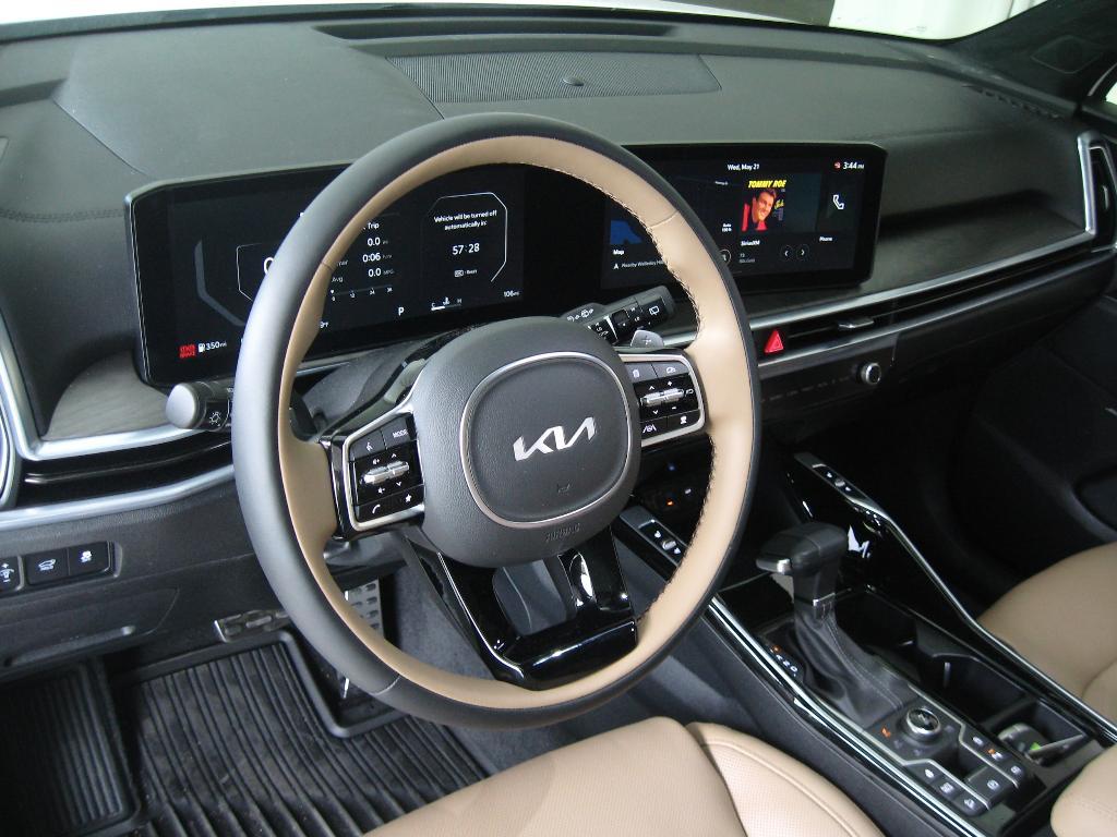 used 2025 Kia Sorento car, priced at $46,990