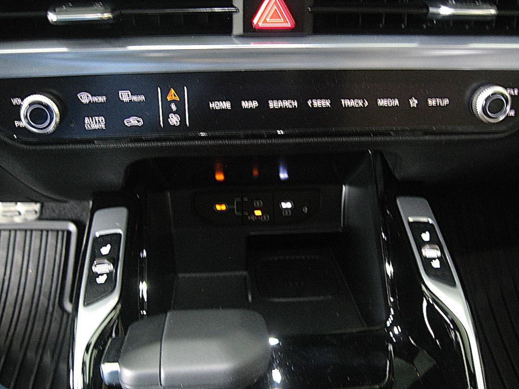 used 2025 Kia Sorento car, priced at $46,990