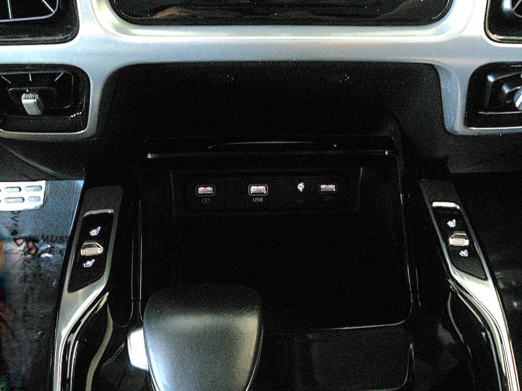 used 2022 Kia Sorento car, priced at $33,490