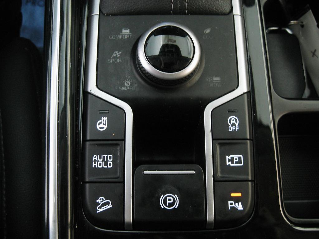 used 2022 Kia Sorento car, priced at $33,490