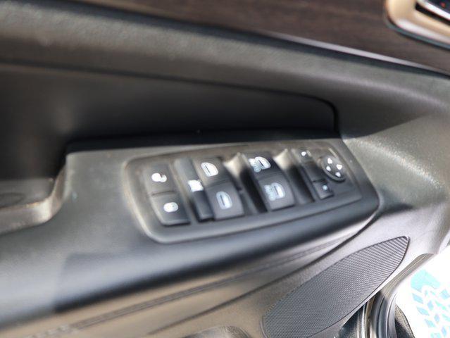 used 2014 Jeep Grand Cherokee car, priced at $10,789
