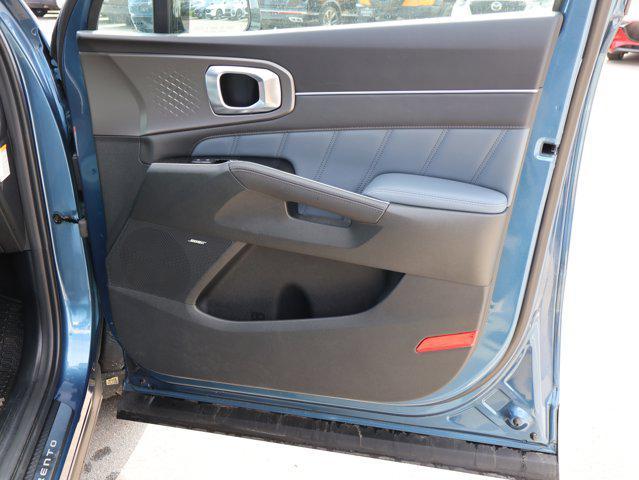 used 2025 Kia Sorento Hybrid car, priced at $41,595