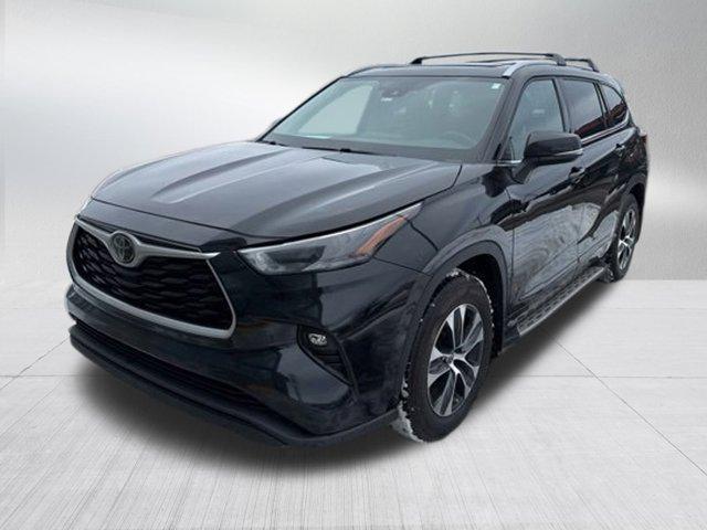 used 2022 Toyota Highlander car, priced at $35,365