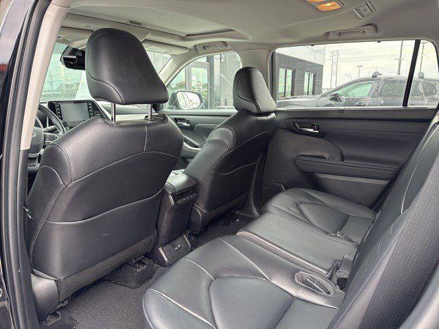 used 2022 Toyota Highlander car, priced at $35,365