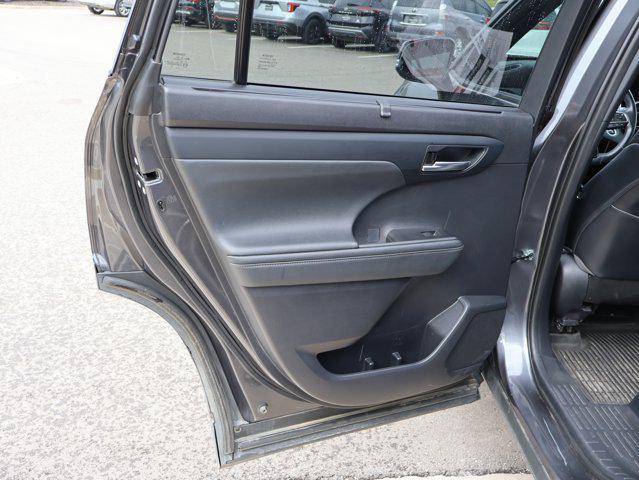 used 2021 Toyota Highlander car, priced at $37,995