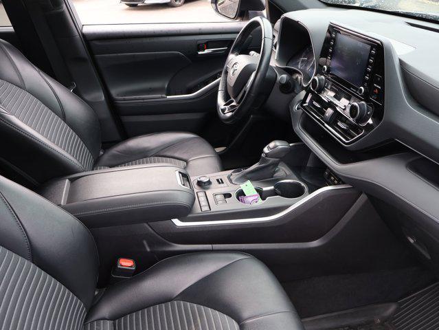 used 2021 Toyota Highlander car, priced at $37,995