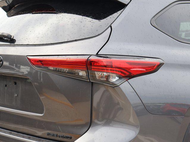 used 2021 Toyota Highlander car, priced at $37,995