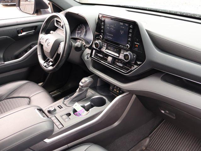used 2021 Toyota Highlander car, priced at $37,995