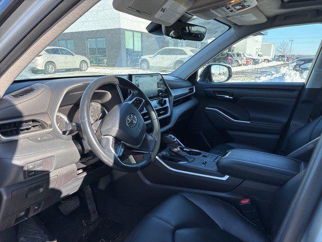 used 2022 Toyota Highlander car, priced at $32,285