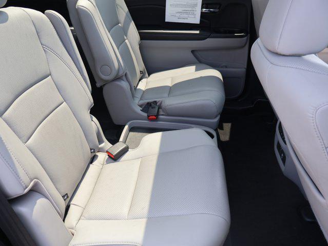 used 2022 Honda Pilot car, priced at $39,325