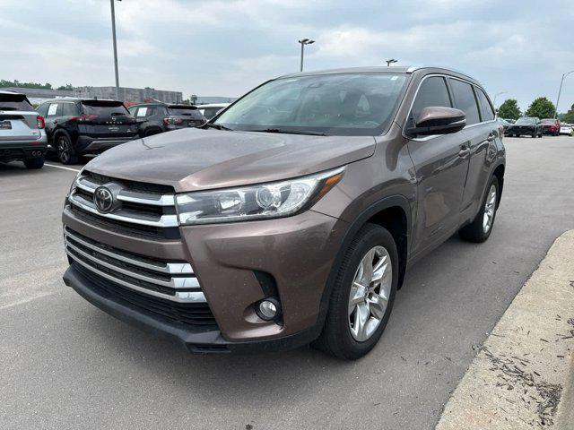 used 2018 Toyota Highlander car, priced at $27,995