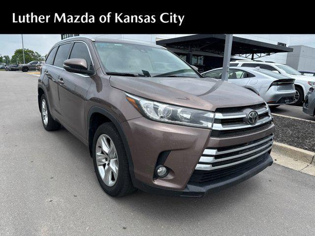 used 2018 Toyota Highlander car, priced at $27,995