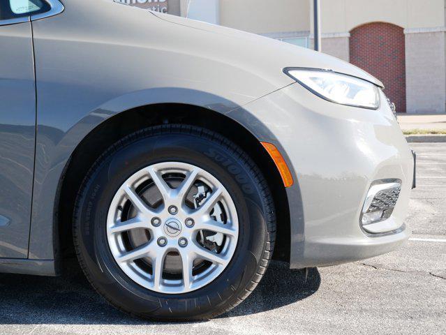 used 2022 Chrysler Pacifica car, priced at $20,995