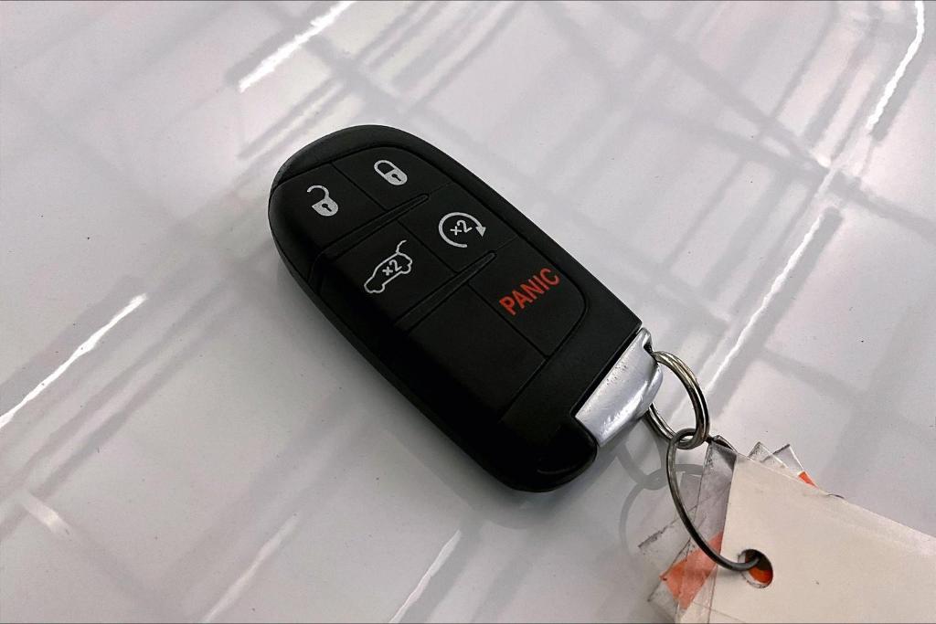 used 2014 Jeep Grand Cherokee car, priced at $10,377