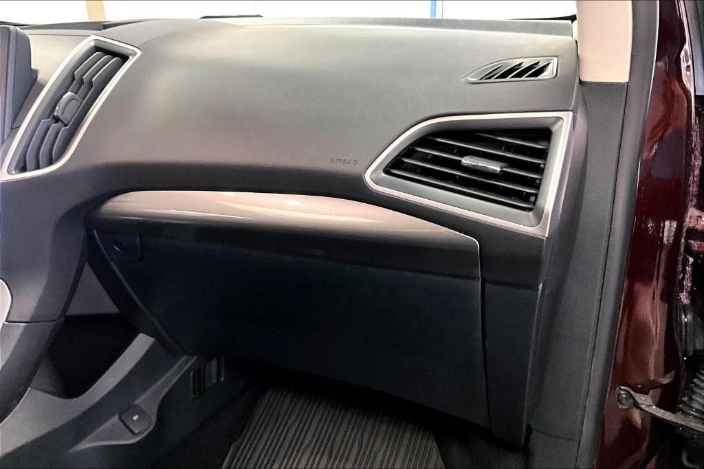 used 2023 Ford Edge car, priced at $28,000