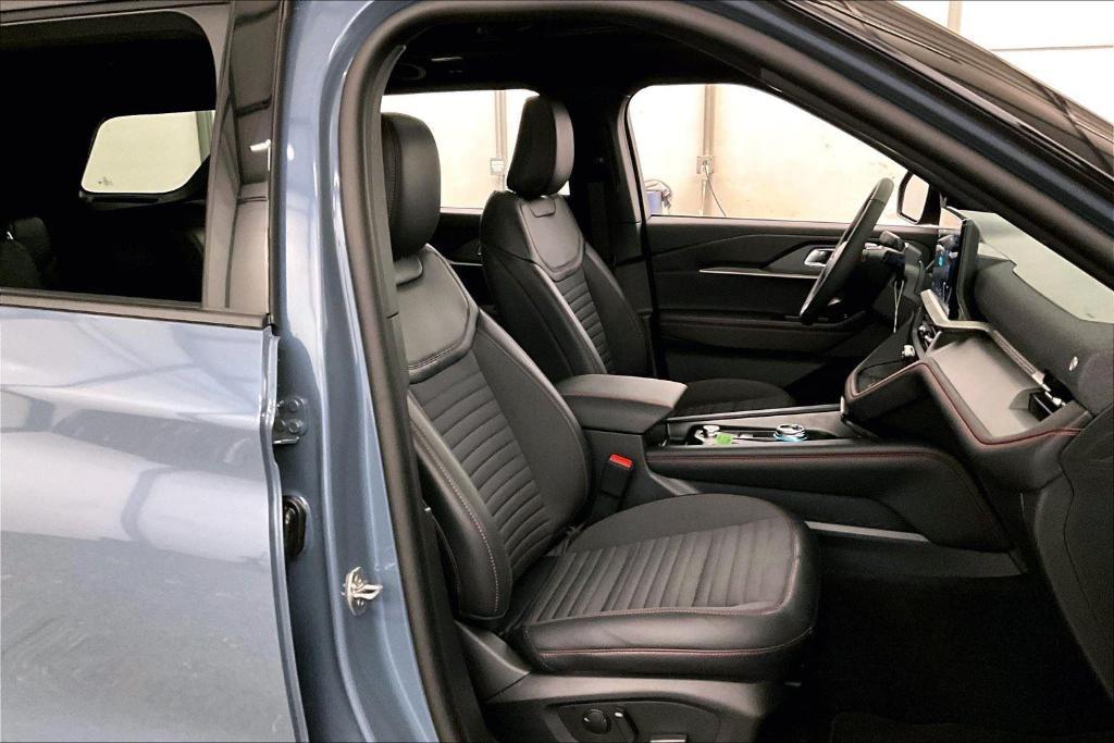 new 2025 Ford Explorer car, priced at $50,157