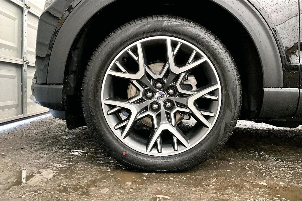 new 2025 Ford Explorer car, priced at $57,624