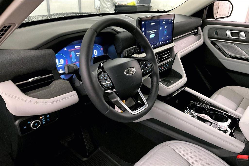 new 2025 Ford Explorer car, priced at $57,624
