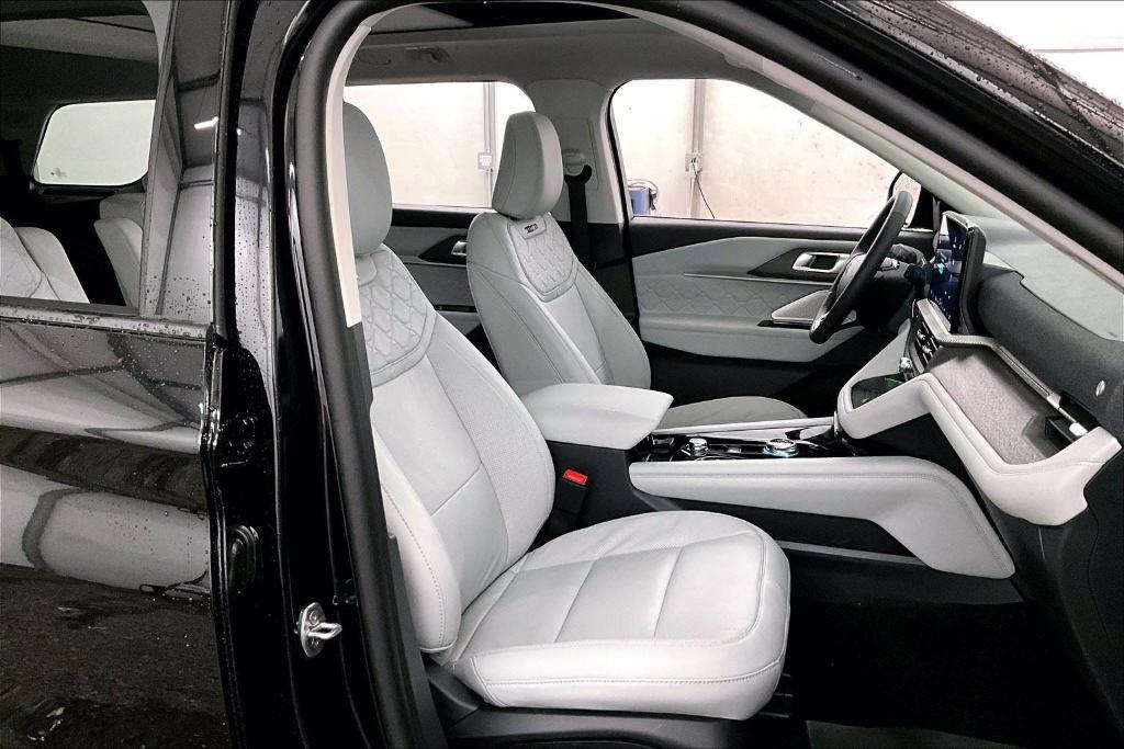 new 2025 Ford Explorer car, priced at $57,624