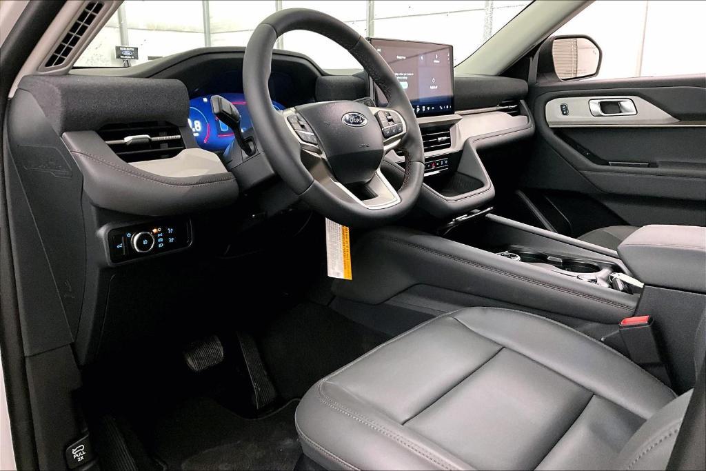 new 2025 Ford Explorer car, priced at $44,000