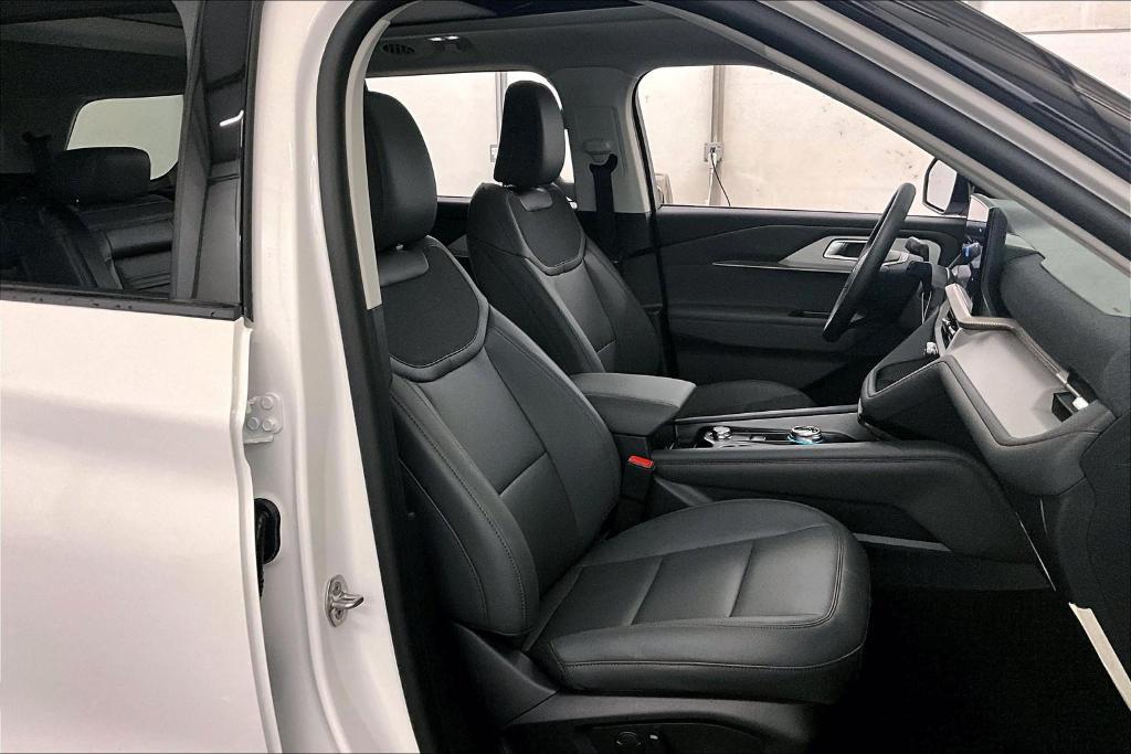 new 2025 Ford Explorer car, priced at $46,784