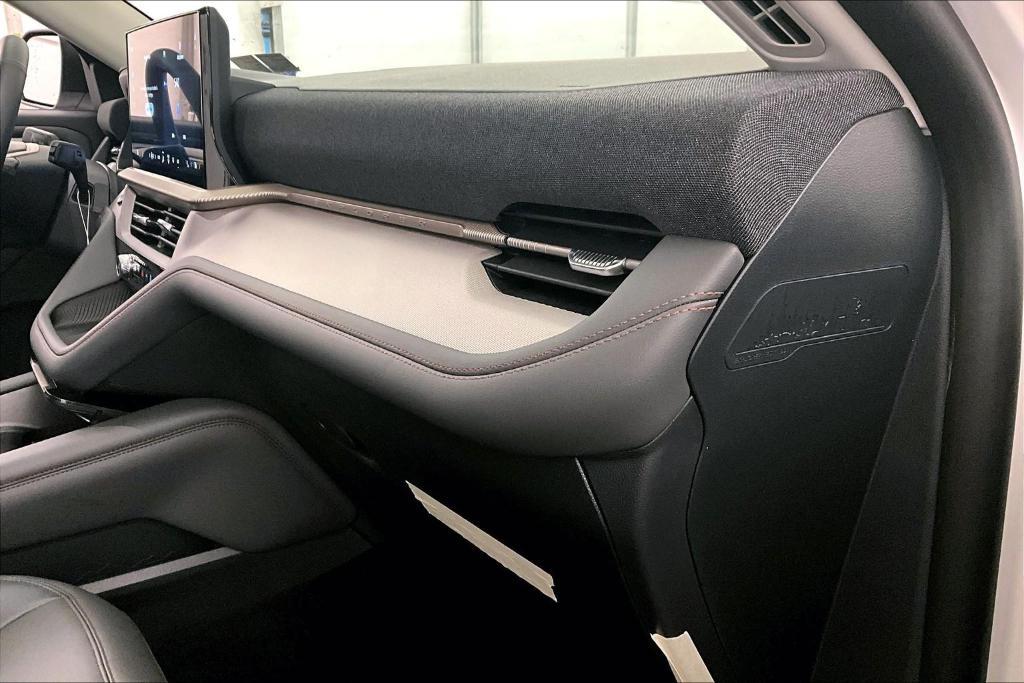 new 2025 Ford Explorer car, priced at $46,784