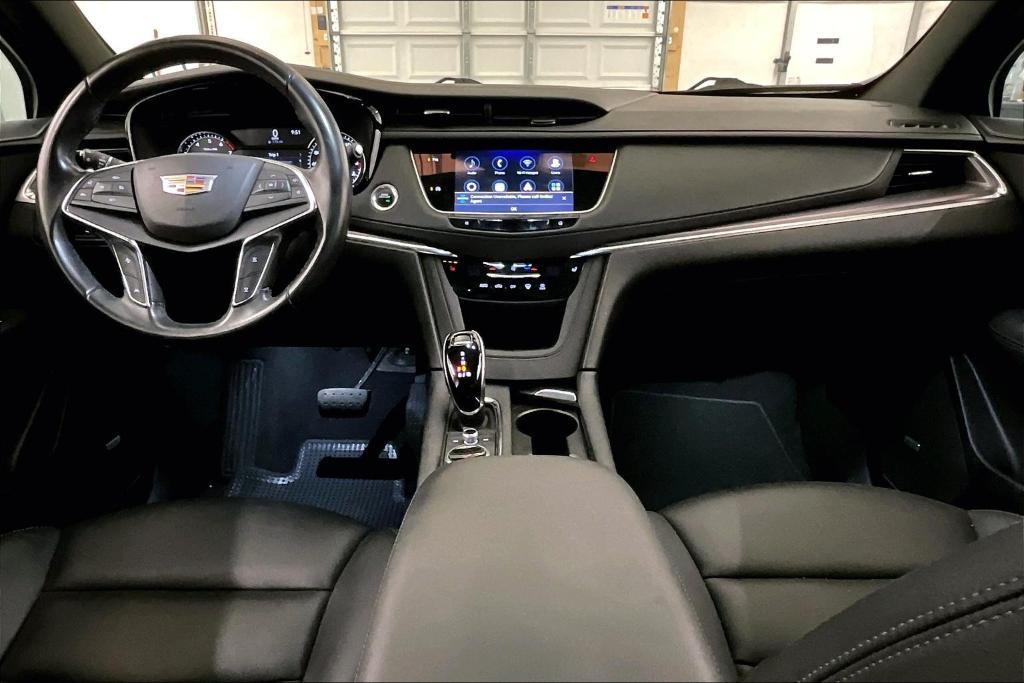 used 2022 Cadillac XT5 car, priced at $27,500