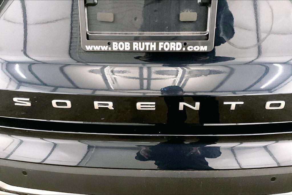 used 2022 Kia Sorento Plug-In Hybrid car, priced at $28,250