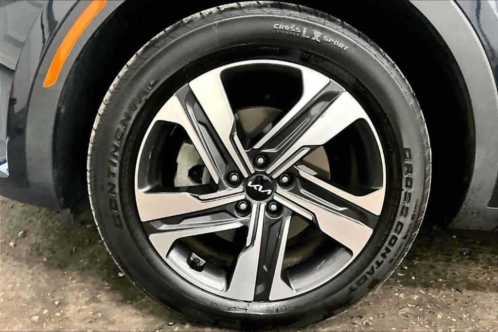 used 2022 Kia Sorento Plug-In Hybrid car, priced at $28,250