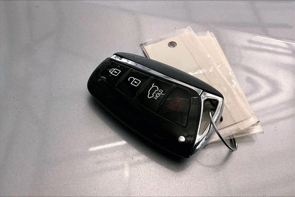 used 2016 Hyundai Santa Fe car, priced at $11,277