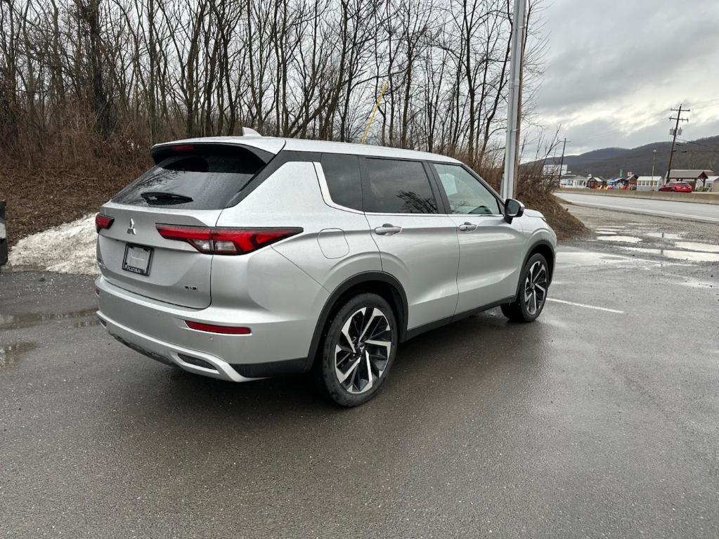 used 2022 Mitsubishi Outlander car, priced at $23,000