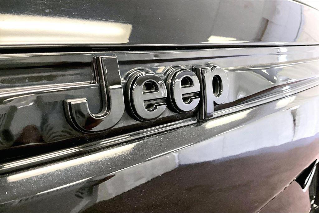 used 2022 Jeep Grand Cherokee car, priced at $34,500
