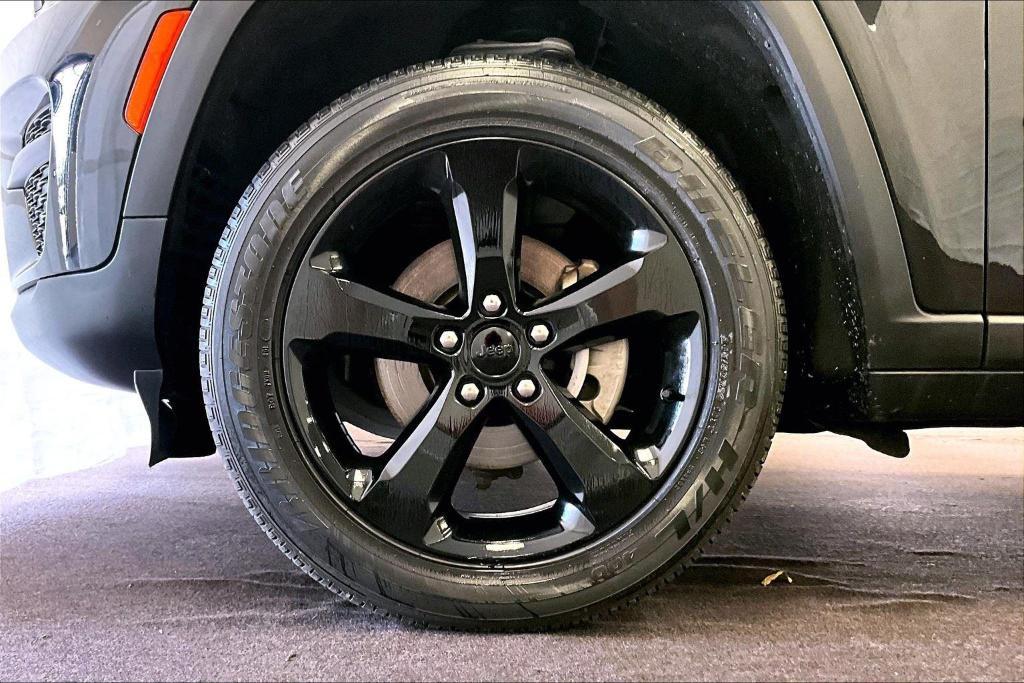 used 2022 Jeep Grand Cherokee car, priced at $34,500