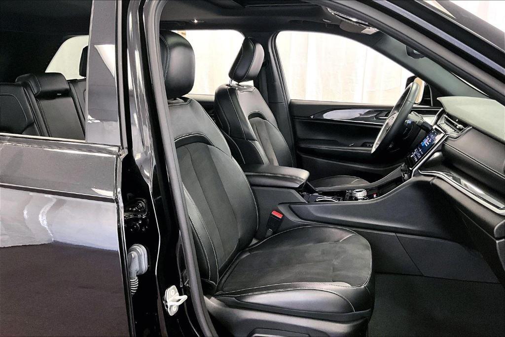 used 2022 Jeep Grand Cherokee car, priced at $34,500