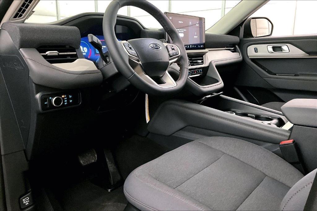 new 2025 Ford Explorer car, priced at $41,199