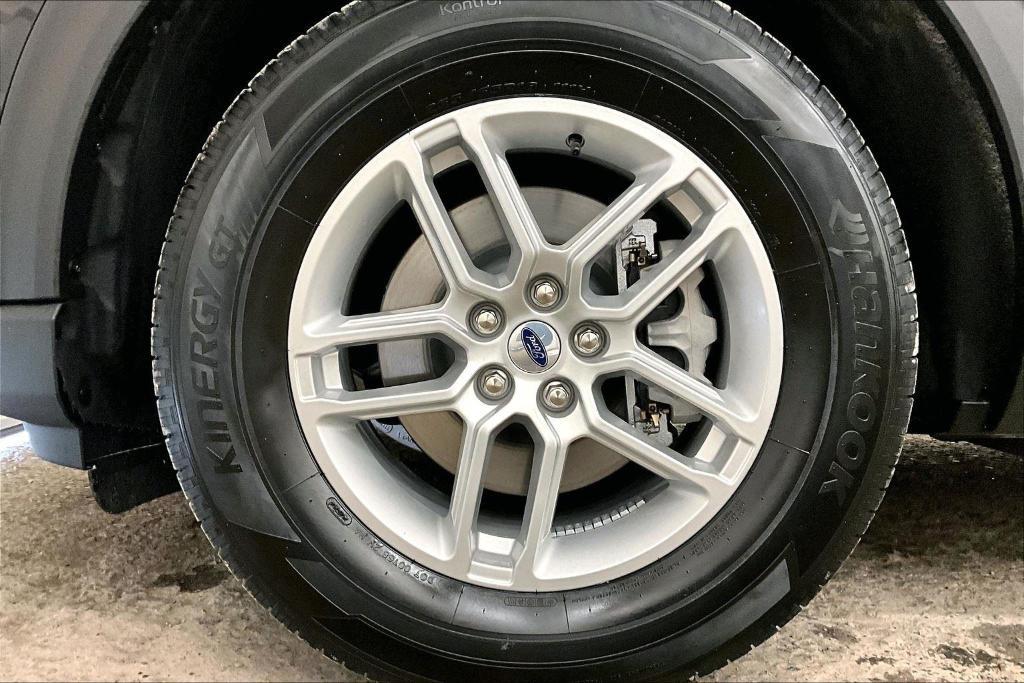 new 2025 Ford Explorer car, priced at $41,199