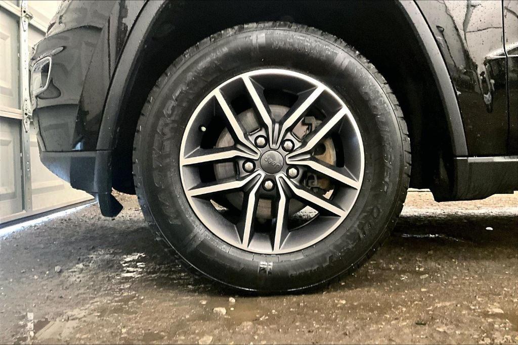used 2020 Jeep Grand Cherokee car, priced at $23,000