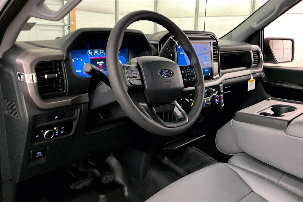 new 2025 Ford F-150 car, priced at $43,000