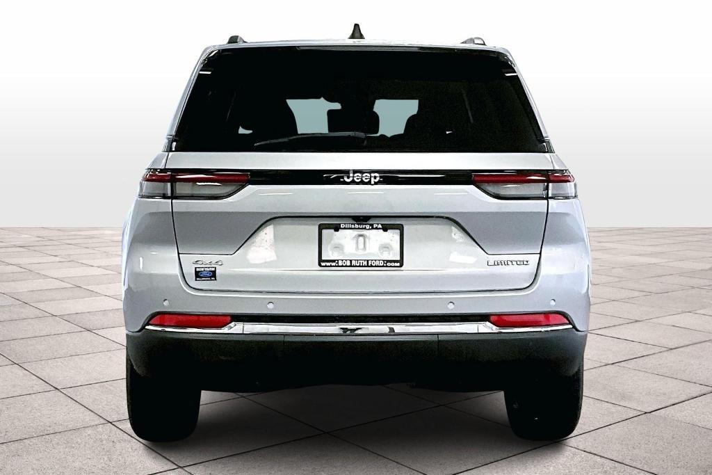 used 2022 Jeep Grand Cherokee car, priced at $34,000