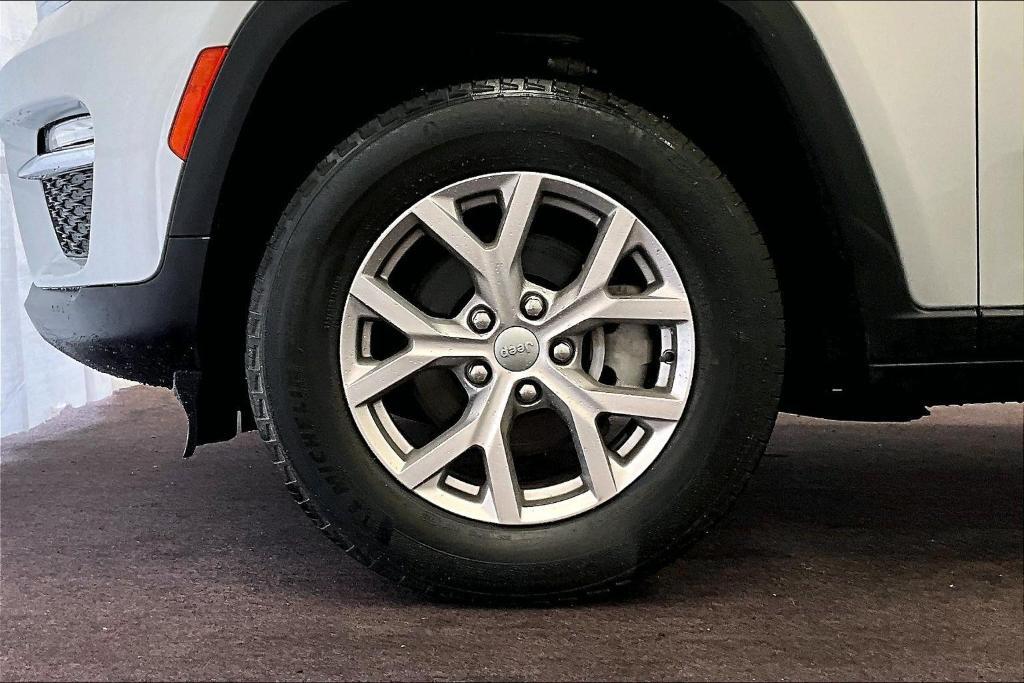 used 2022 Jeep Grand Cherokee car, priced at $34,000