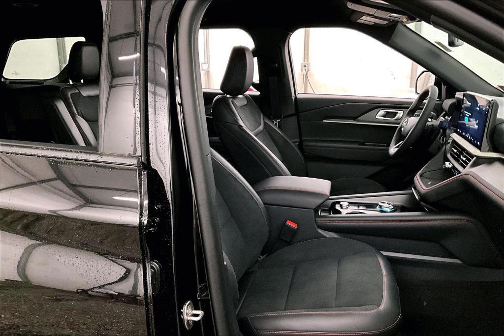 new 2025 Ford Explorer car, priced at $55,579