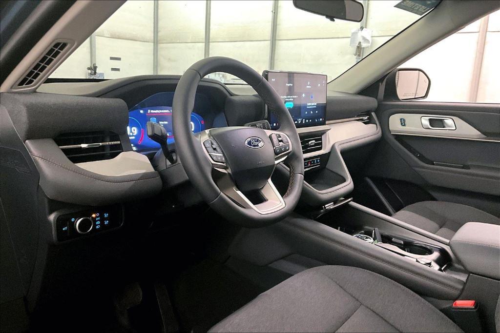 new 2025 Ford Explorer car, priced at $41,664