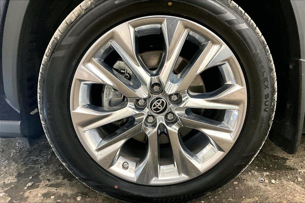 used 2020 Toyota Highlander car, priced at $35,750