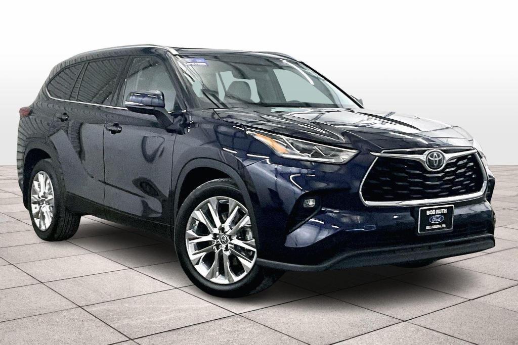 used 2020 Toyota Highlander car, priced at $35,750