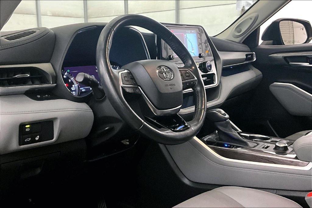 used 2020 Toyota Highlander car, priced at $35,750