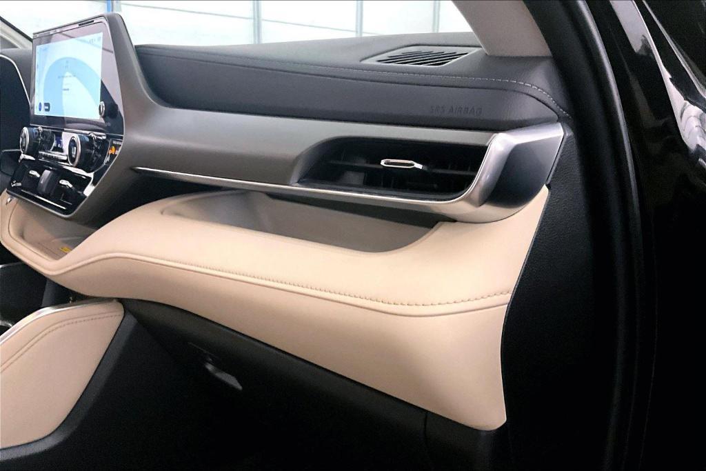 used 2023 Toyota Highlander Hybrid car, priced at $39,500
