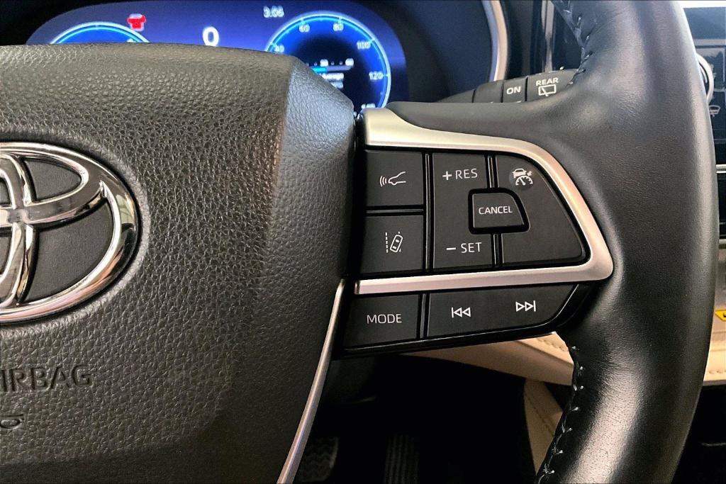 used 2023 Toyota Highlander Hybrid car, priced at $39,500