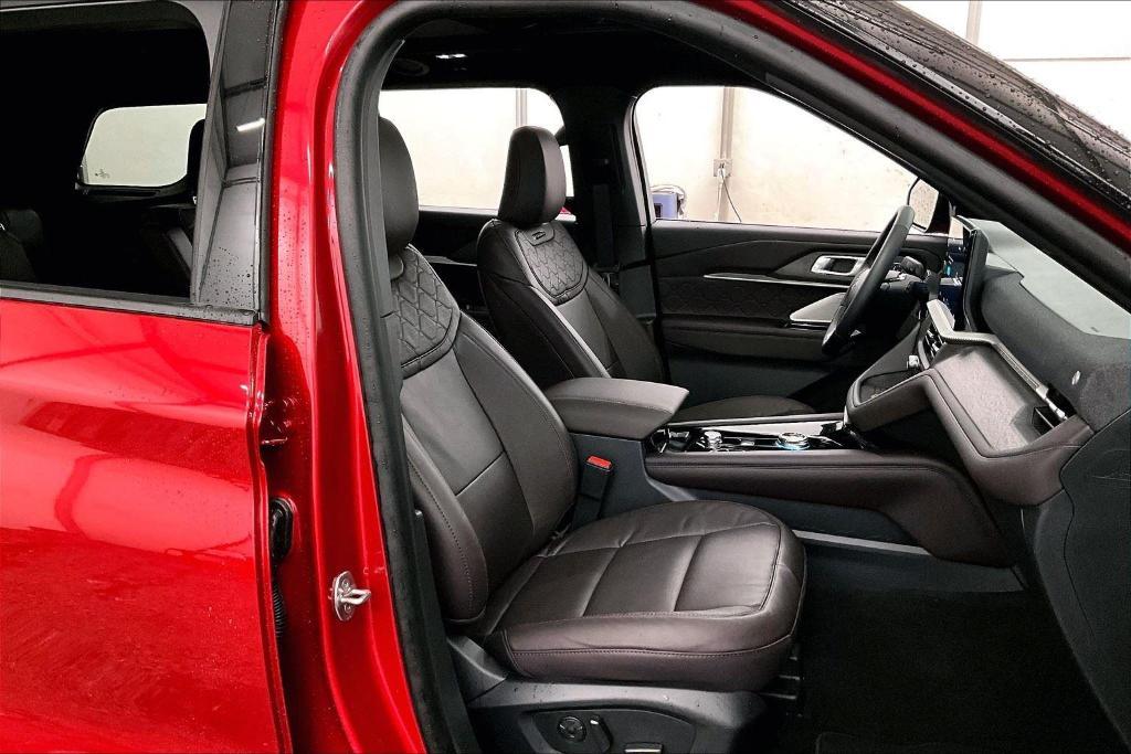 new 2025 Ford Explorer car, priced at $57,901