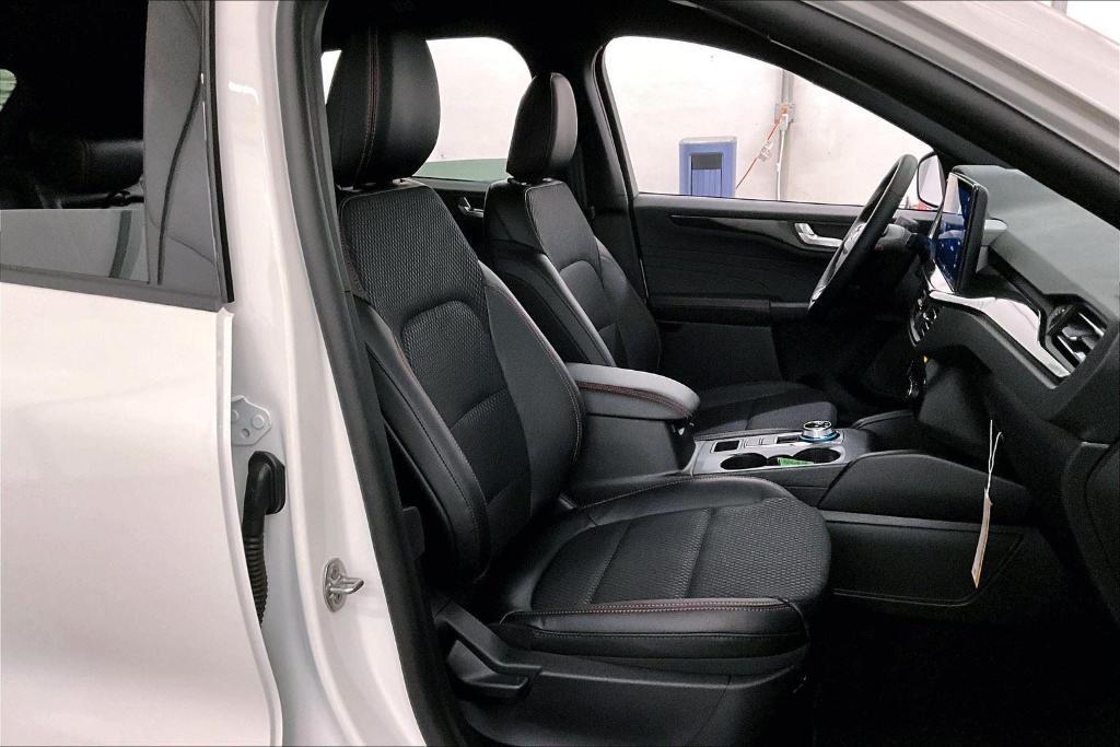 new 2025 Ford Escape car, priced at $28,000